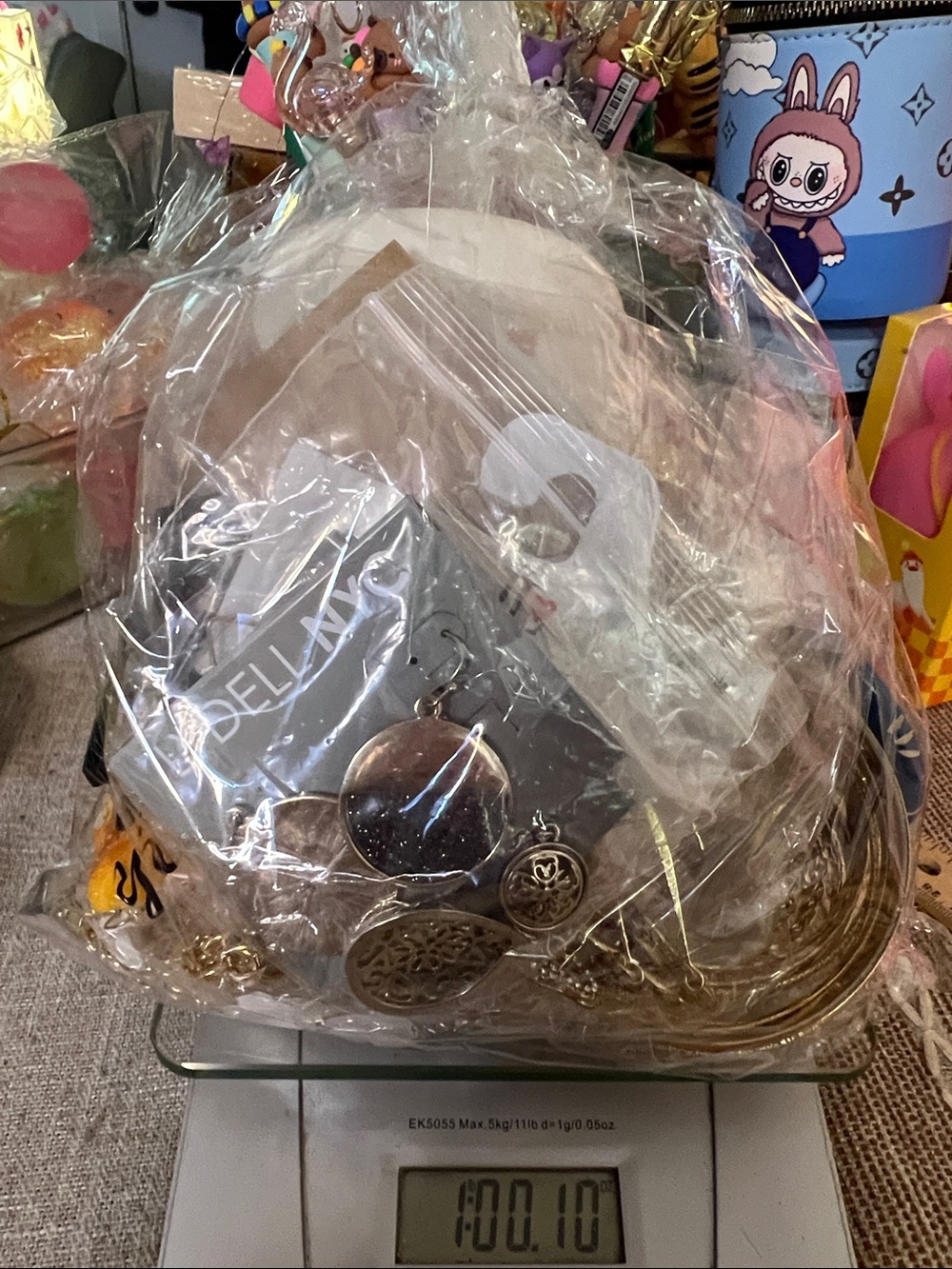 1 lb + jewelry bundle